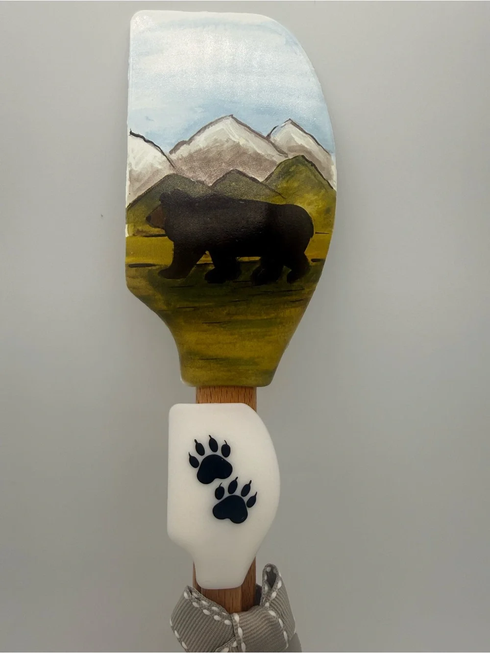 Brownlow Gifts Kitchen Buddies Set Of 2 Silicone Spatulas Black Bears Mountains